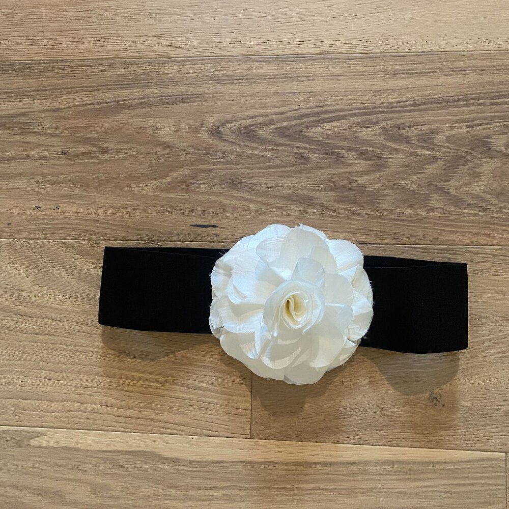 Bebe Rosette Flower Stretch Belt Size M/L